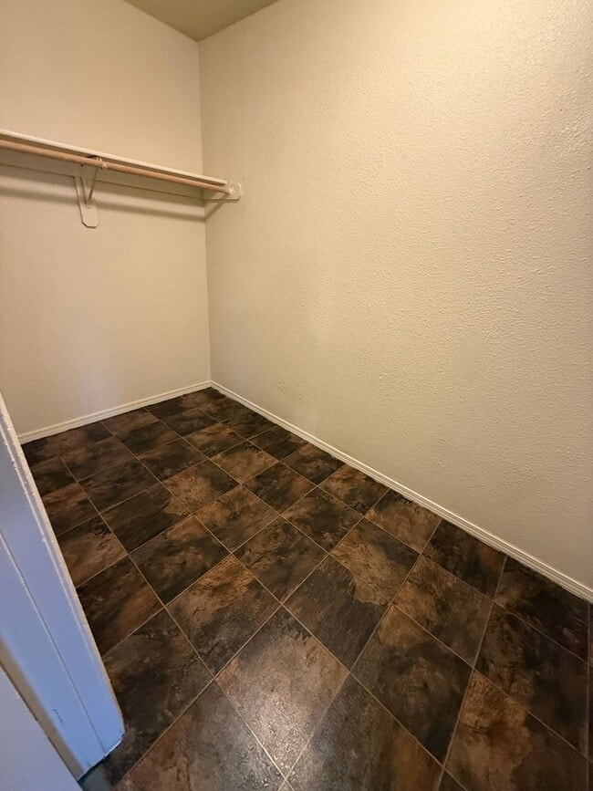 Building Photo - 3 Bed 2 Bath With His & Her Closets upstairs.  Yard Care Included.