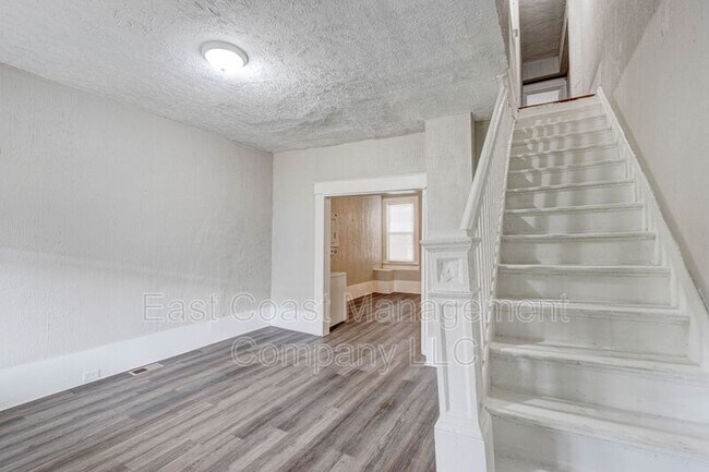 Building Photo - 1303 Poplar Grove St