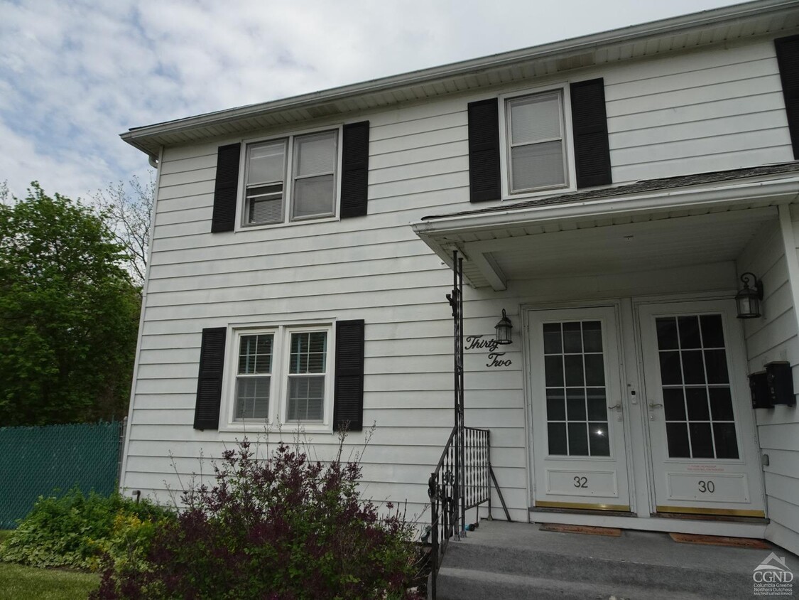 Foto principal - 32 Parkwood Blvd