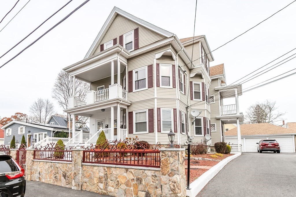 Foto principal - 262 Moraine St