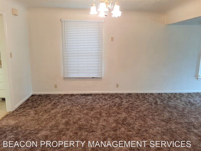 Building Photo - 3 br, 1 bath House - 333 E MAPLE STREET