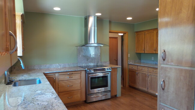 Foto del edificio - Furnished 4BR Home for Rent in Hood River