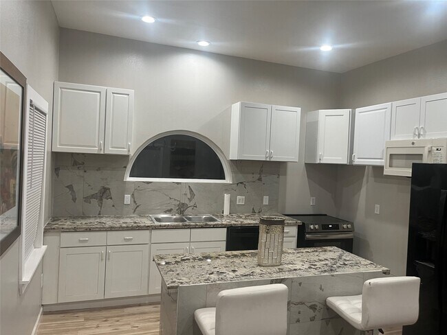 Foto del edificio - 3209 Ennis St