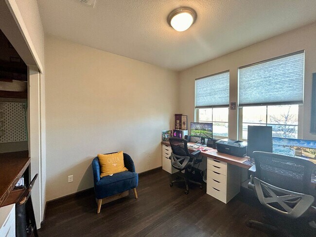 Foto del edificio - 4327 Orpheus Circle