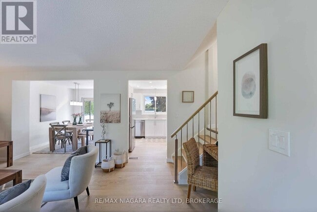 Photo du bâtiment - 628 Bunting Rd