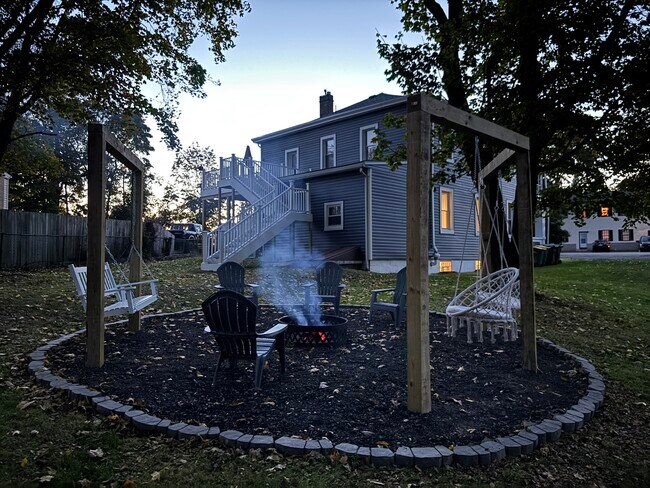 Parte trasera de la casa - 1626 Middle Rd