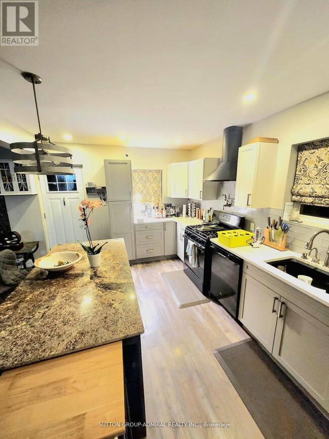 Building Photo - 602 Dean Ave