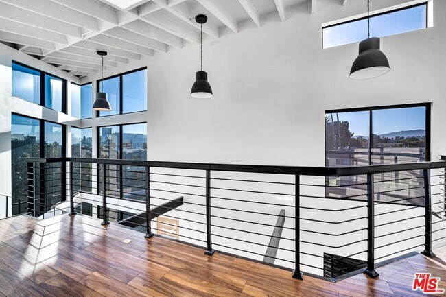 Building Photo - 1447 11th St