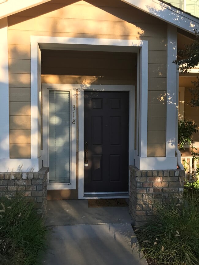 Building Photo - 318 Araglin Court