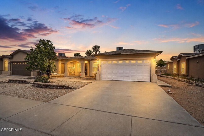 Foto del edificio - 14124 Honey Point Dr