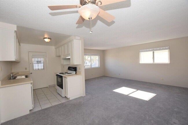 Foto del edificio - Popular Victoria Avenue Penthouse