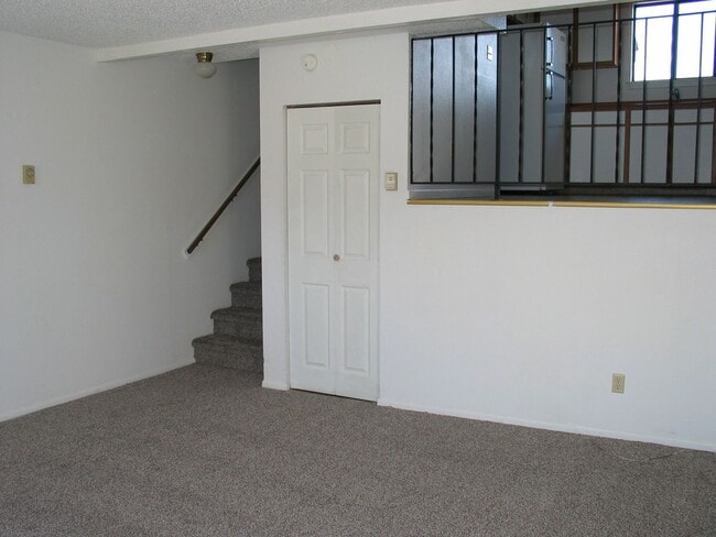 Building Photo - 257 Canby St