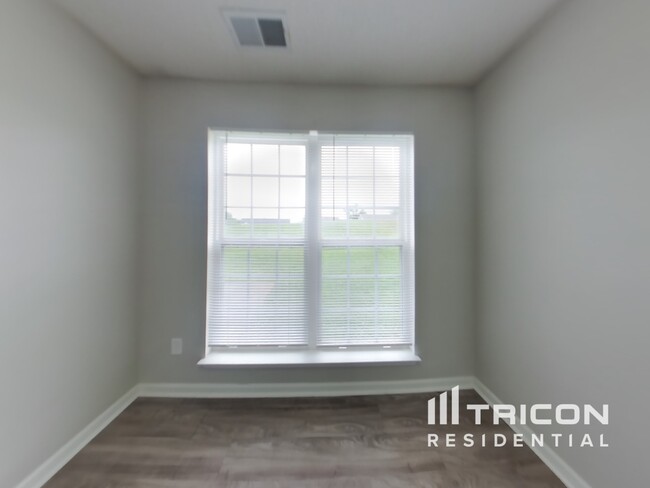 Foto del edificio - 6910 Vernon Wood Ln