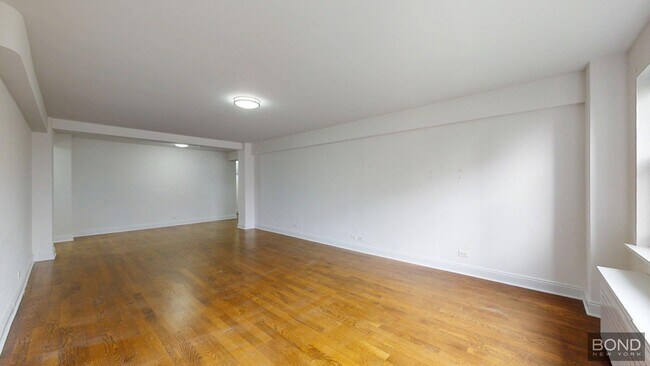 Building Photo - 20 Beekman Pl