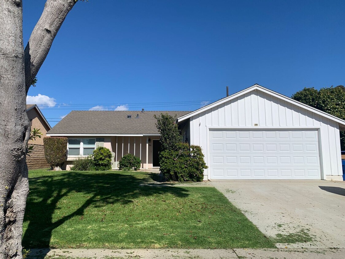 Primary Photo - Great Neighborhood, 3 Bedroom Home for Rent