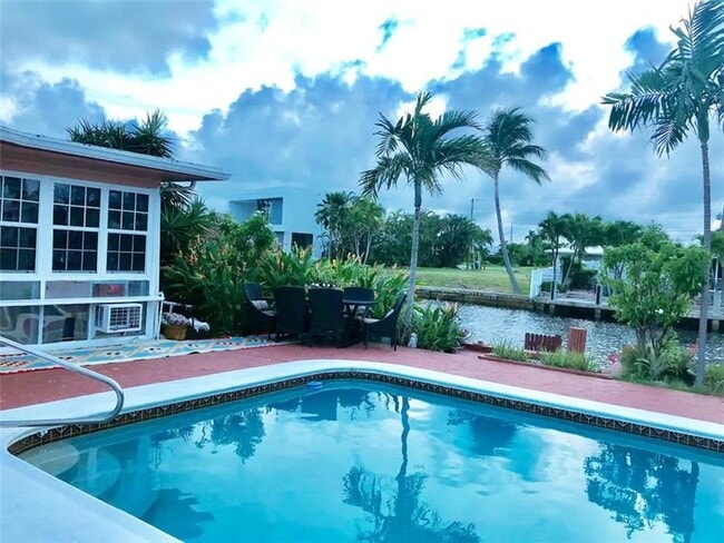 Foto del edificio - 230 Lake Ct