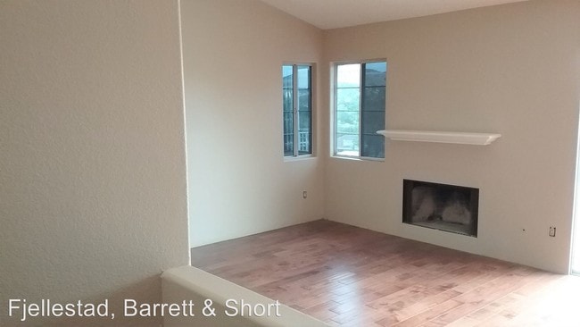 Building Photo - 12813 Carriage Heights Way