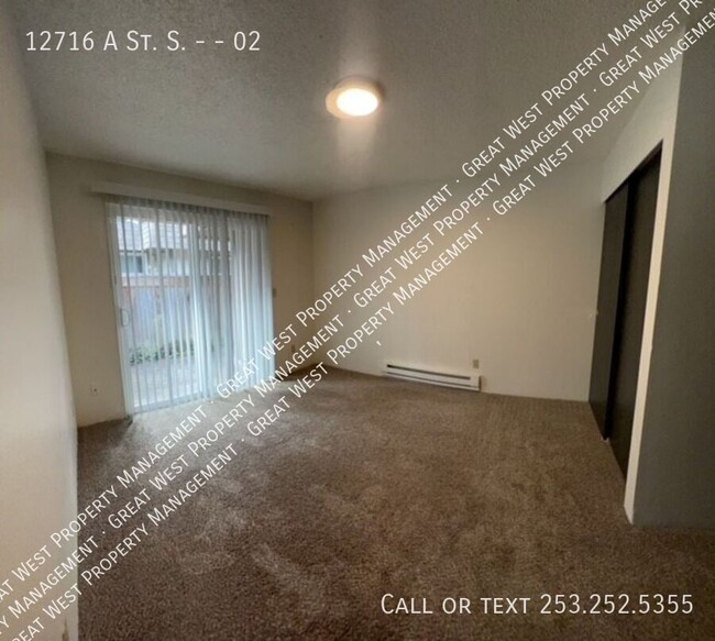 Building Photo - ONE MONTH FREE RENT! Call us today!!