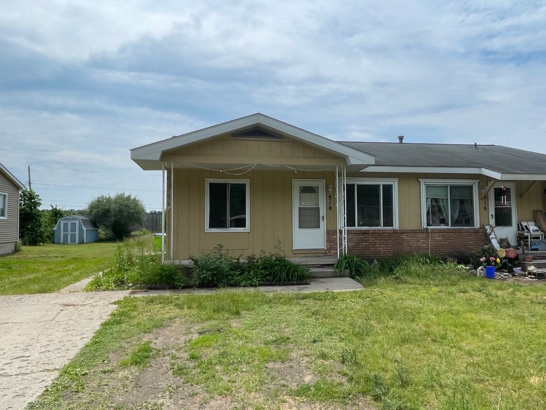 918 Boon St Unit 1, Traverse City, MI 49686 Apartments in Traverse