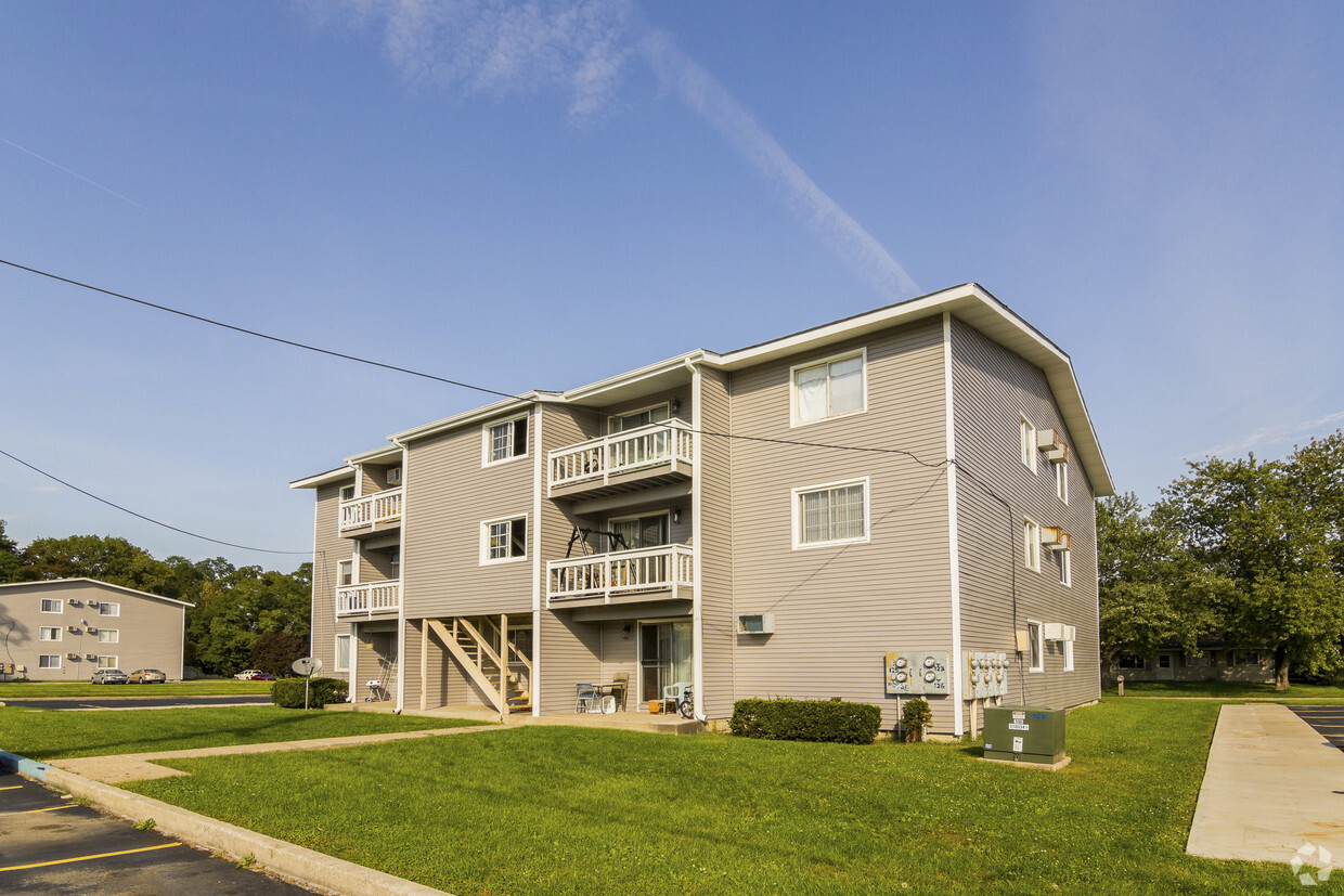 Primary Photo - Heritage Apartments