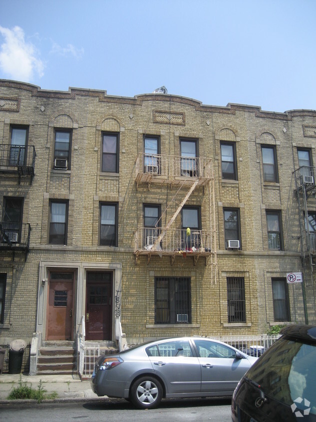 Building Photo - 1411 35th St