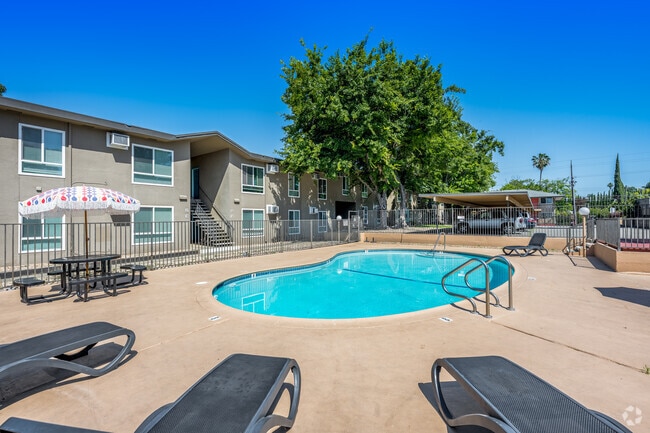 Building Photo - River's Edge Apartments