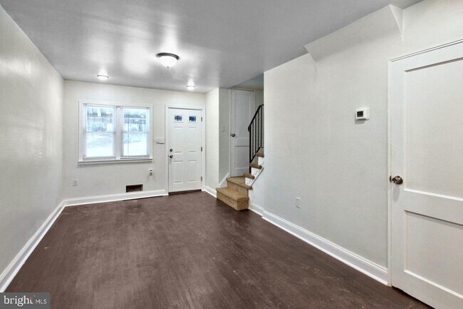 Building Photo - 3420 Hilldale Pl