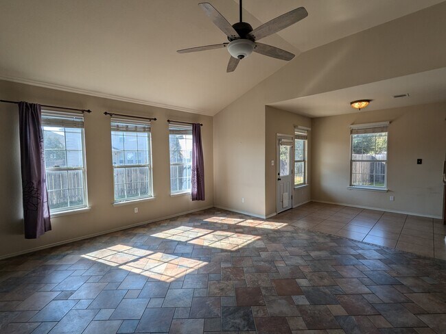 Foto del edificio - 1100 Alpine Mountain Dr