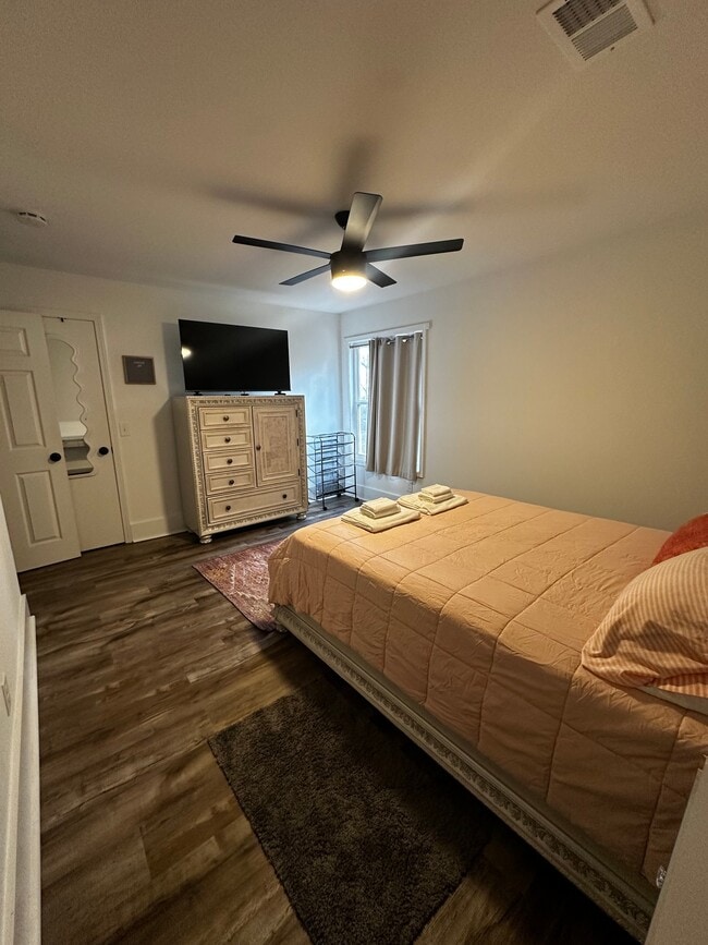 Photo - 4013 Hawthorne Cir Apartment