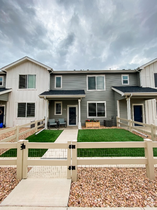 Building Photo - 720 Oregon Trail