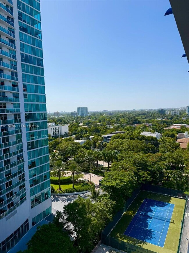 Foto del edificio - 2025 Brickell Ave