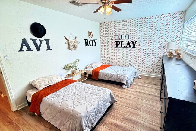 Foto del edificio - 12407 Whittington Dr