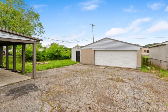 Building Photo - 3861 Fergus Rd