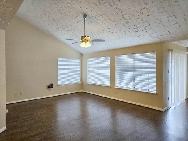 Building Photo - 23943 Tayloe House Ln