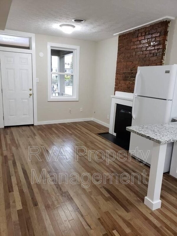 Building Photo - 600 N 32nd St