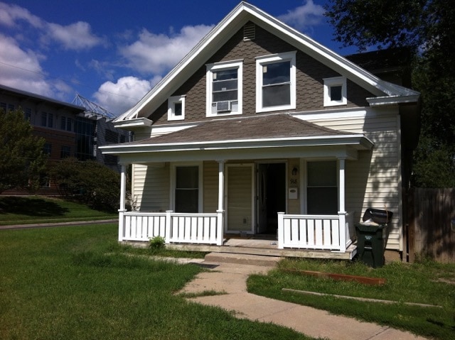 Primary Photo - 918 W 3rd St