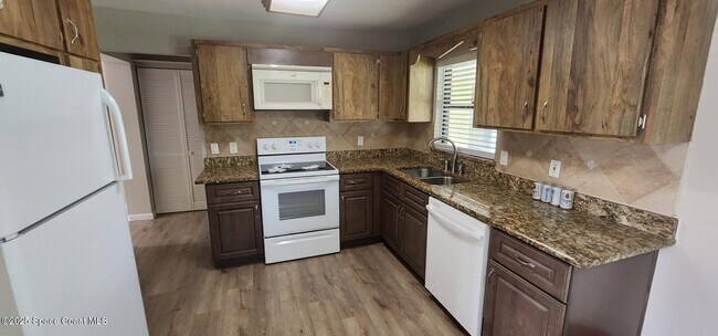 Building Photo - 845 Tomkins St