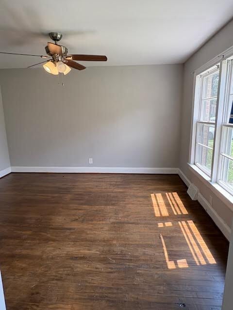 Building Photo - "Charming 3-Bed Duplex with Gleaming Hardw...