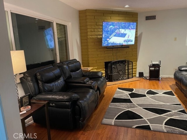 Foto del edificio - 1047 N Bender Ave