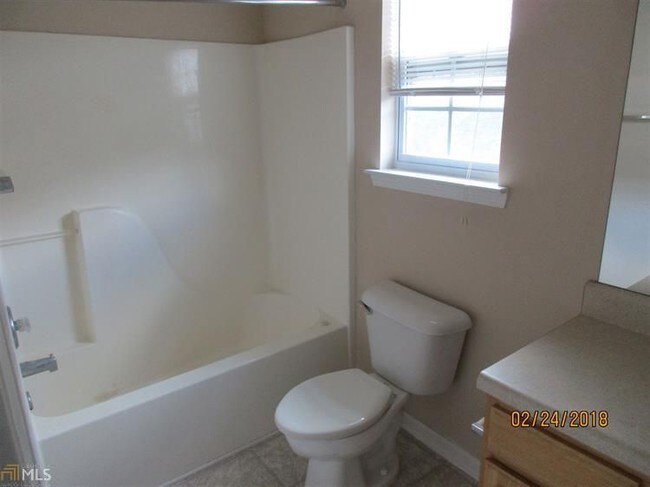 Building Photo - 413 Kendall Ln