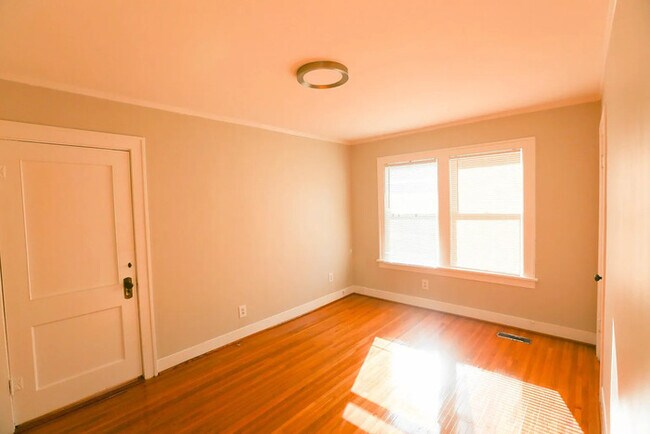 Foto del edificio - 723 N Monroe St