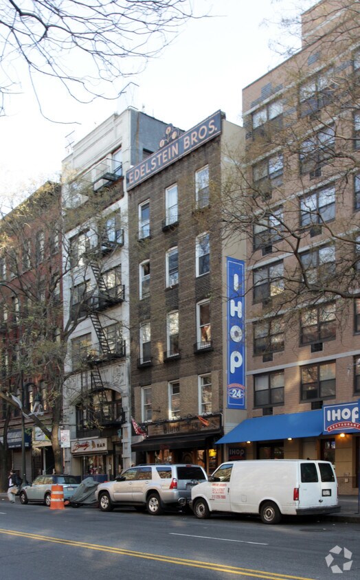 Foto principal - 233 E 14th St