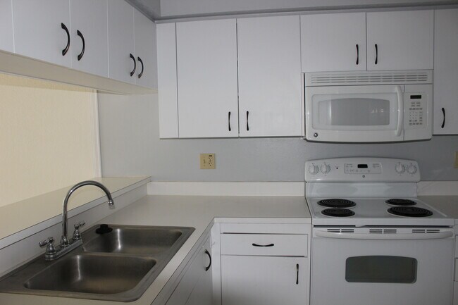 Foto del edificio - 404 Bouchelle Dr