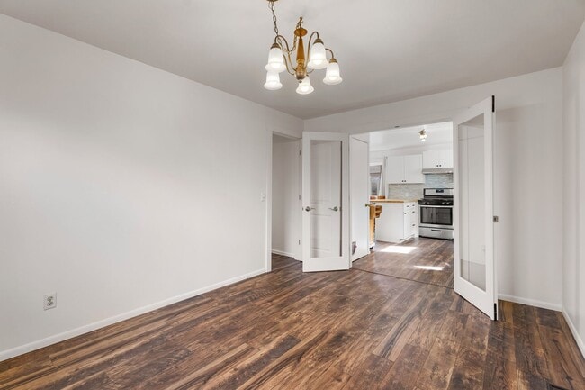 Building Photo - Charming Bungalow in Evergreen