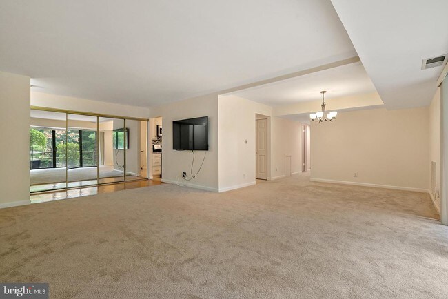 Building Photo - 4408 Island Pl