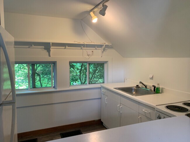 Foto del edificio - 404 Nettleton Hollow Rd