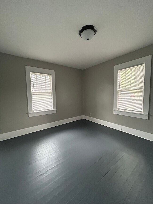 Foto del edificio - 3 Bedroom 1 Bathroom house Available Now!