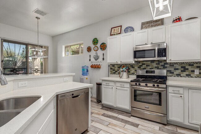 Foto del edificio - 8434 N Sunny Rock Ridge Dr