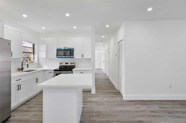 Foto del edificio - 2724 SW 34th Ct