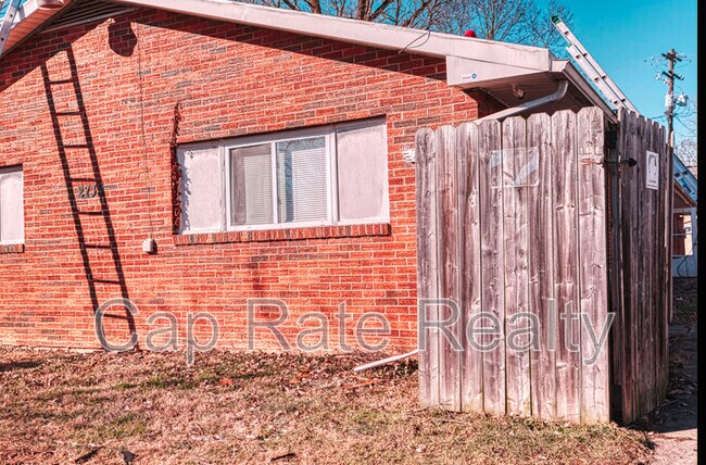 Foto del edificio - 2735 Joyce Ave